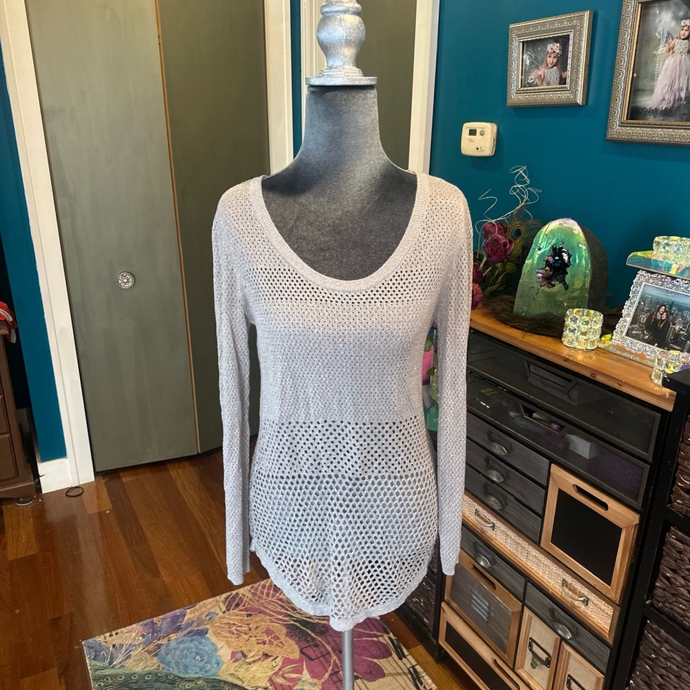 Rock & Republic Light Gray V-Neck Sweater With Subtle Silver Sparkle